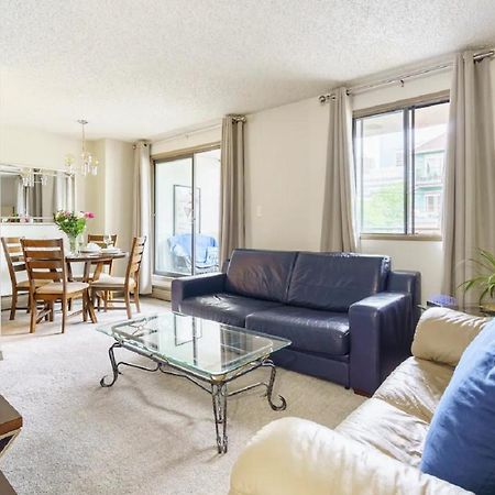 Entire Condo Downtown, Walk To Bmo & Stampede, Parking, 1,5 Hrs To Banff YYC Exterior foto